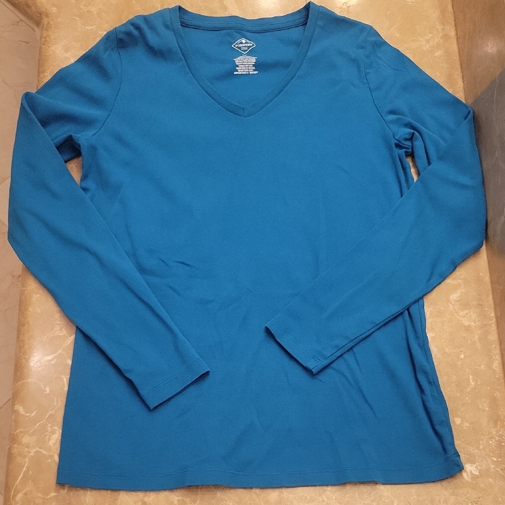 St. John's Bay Deep Teal 100% Cotton V-neck Tee, L